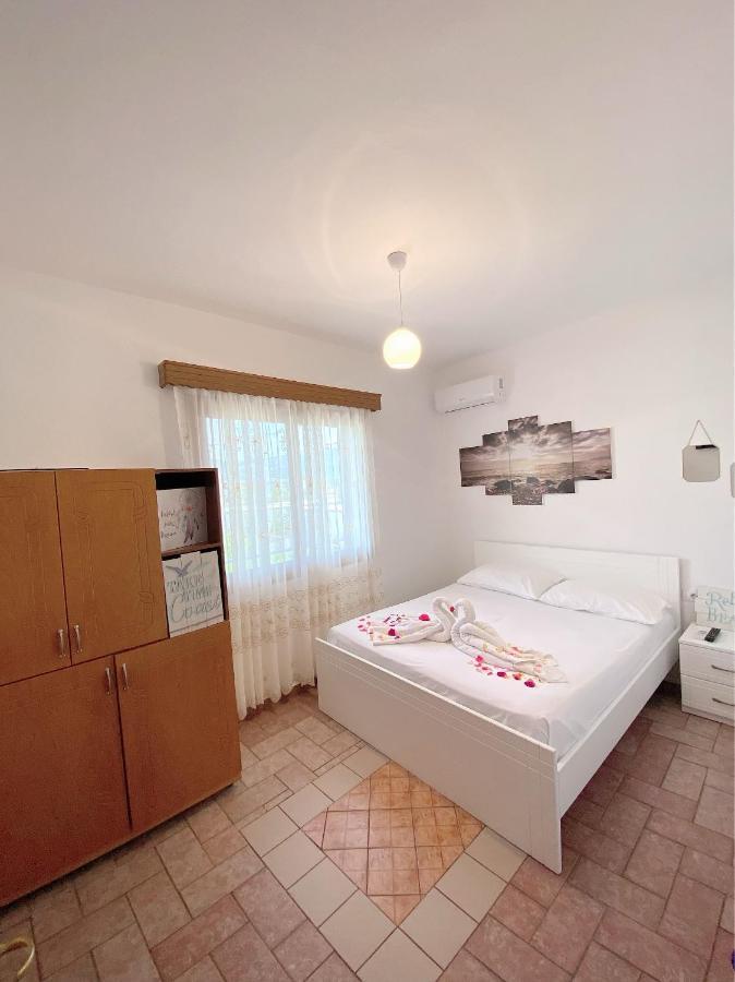 Vila Arlind Hotel Vlore Exterior photo
