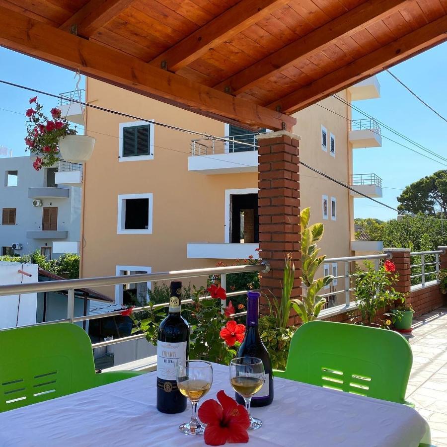 Vila Arlind Hotel Vlore Exterior photo