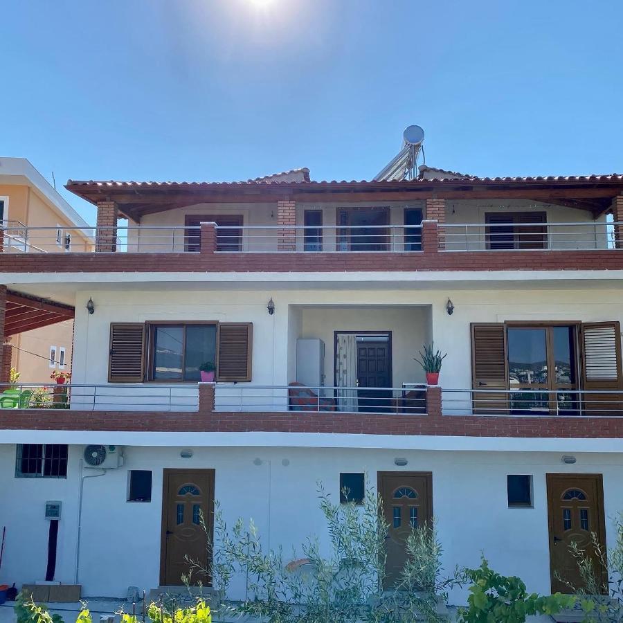 Vila Arlind Hotel Vlore Exterior photo