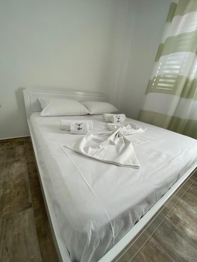 Vila Arlind Hotel Vlore Exterior photo