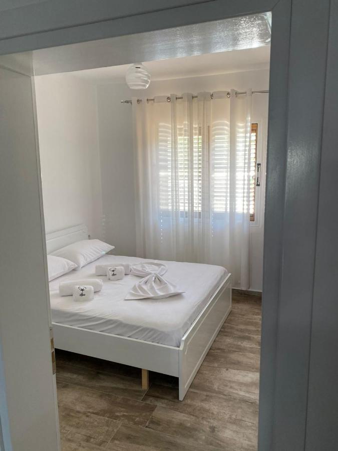 Vila Arlind Hotel Vlore Exterior photo